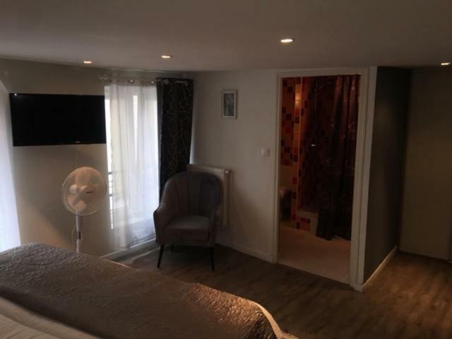 Hotel Hovi De La Mairie Aubervilliers Ngoại thất bức ảnh